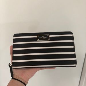 Kate Spade Passport Wallet